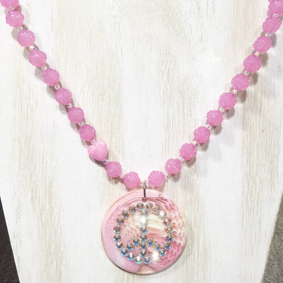 TARINA TARANTINO BABY PINK CRYSTAL LUCITE "PEACE" PENDANT & ROSE BEADED NECKLACE - Picture 2 of 14